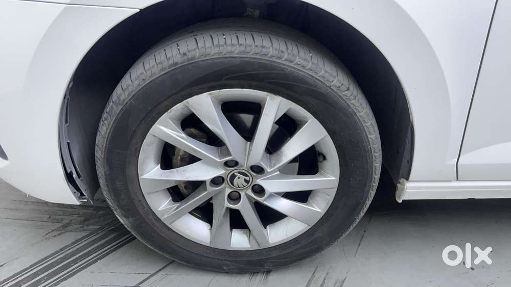 Skoda Slavia Ambition 1.0l Tsi Mt, 2022, Petrol
