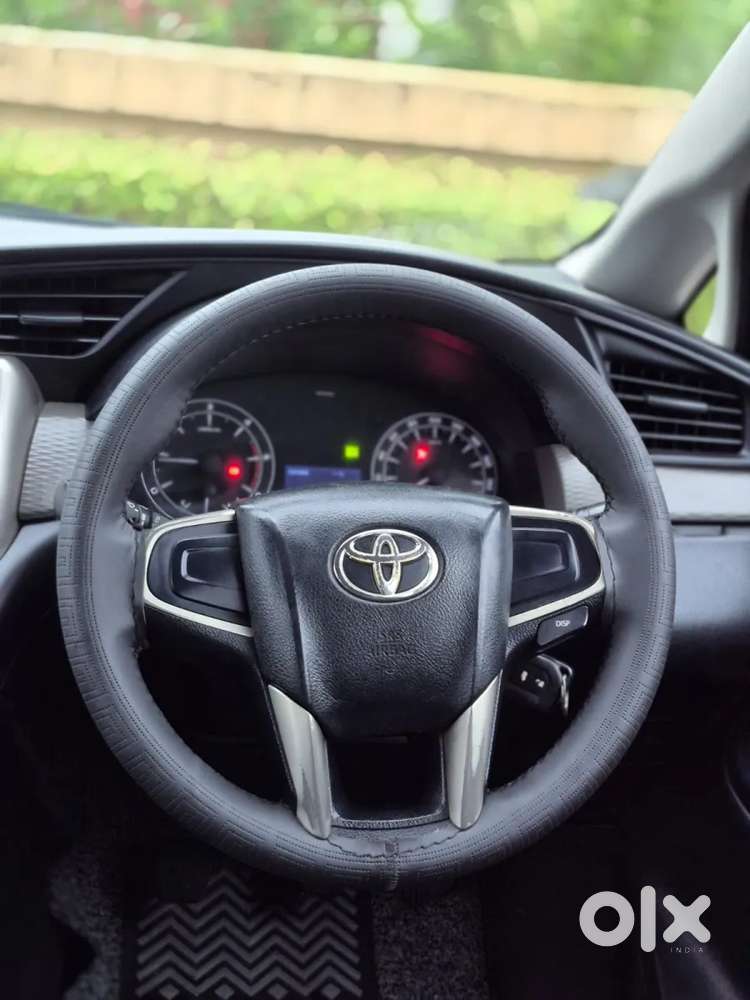 Toyota Innova Crysta [2020-ongoing] 2.4 Gx 7 Str, 2016, Diesel