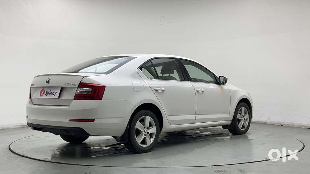 Skoda Octavia Ambition Plus 1.8 Tsi At, 2017, Petrol