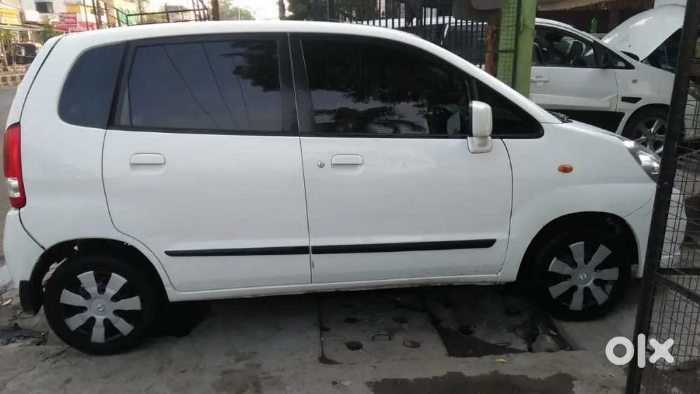 This Is A One-handed Car, And You Can See The Condition Of The Car In