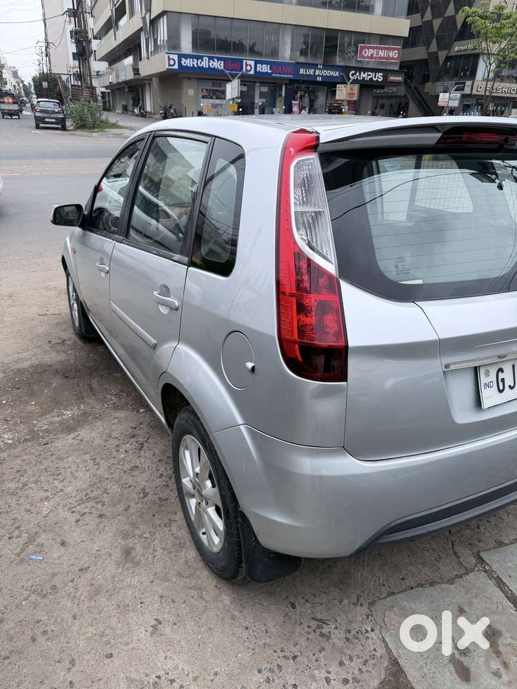 Ford Figo Petrol Titanium, 2011, Petrol