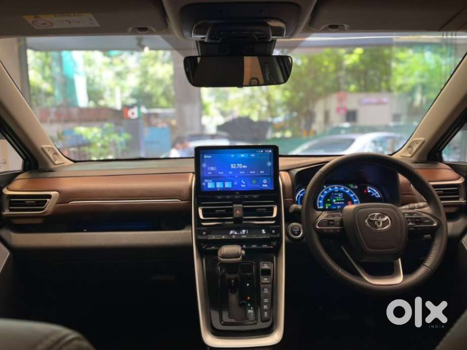 Toyota Innova Hycross 2.0 Zx (o) Hybrid 7 Str, 2024, Petrol