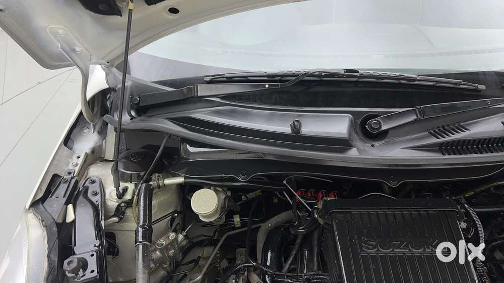 Maruti Suzuki Swift Lxi Optional-o, 2016, Cng & Hybrids