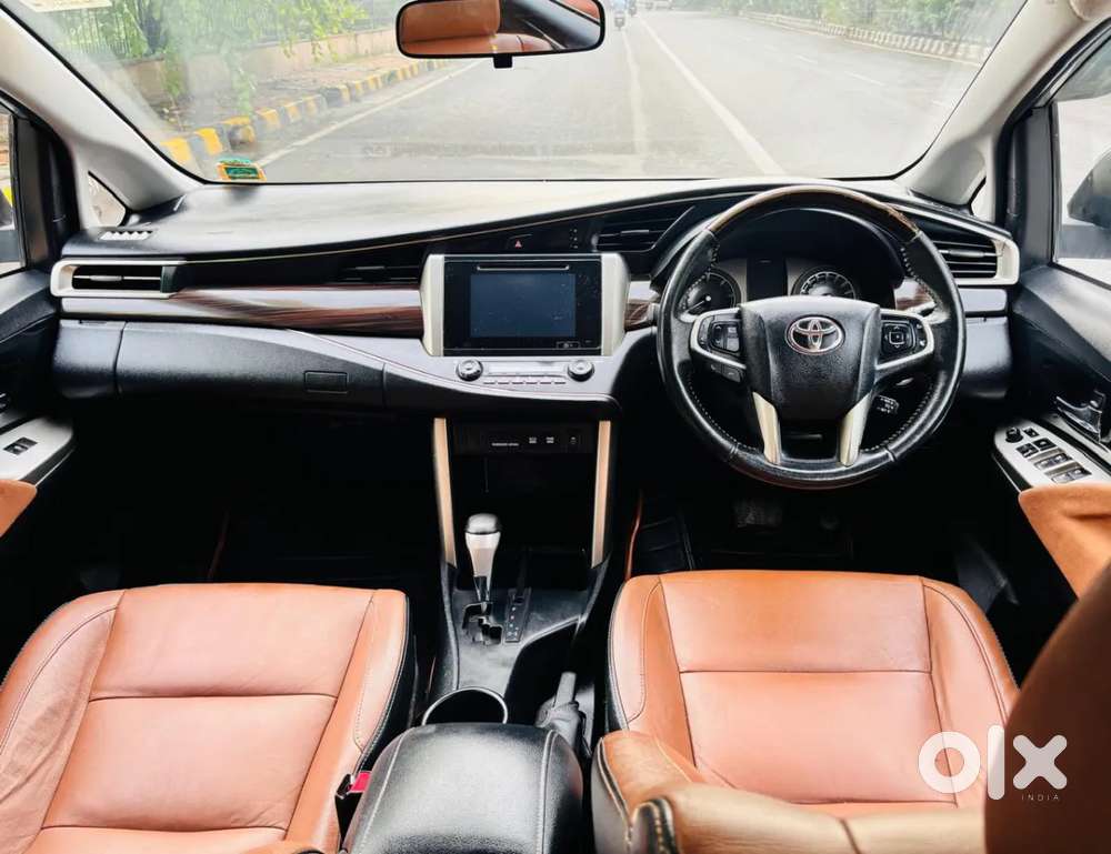 Toyota Innova Crysta 2.8 Zx At 7 Seater, 2017, Diesel