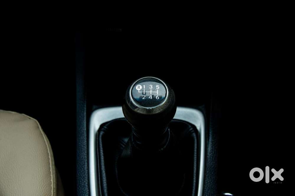 Toyota Corolla Altis 2010-2013 Gl, 2014, Petrol