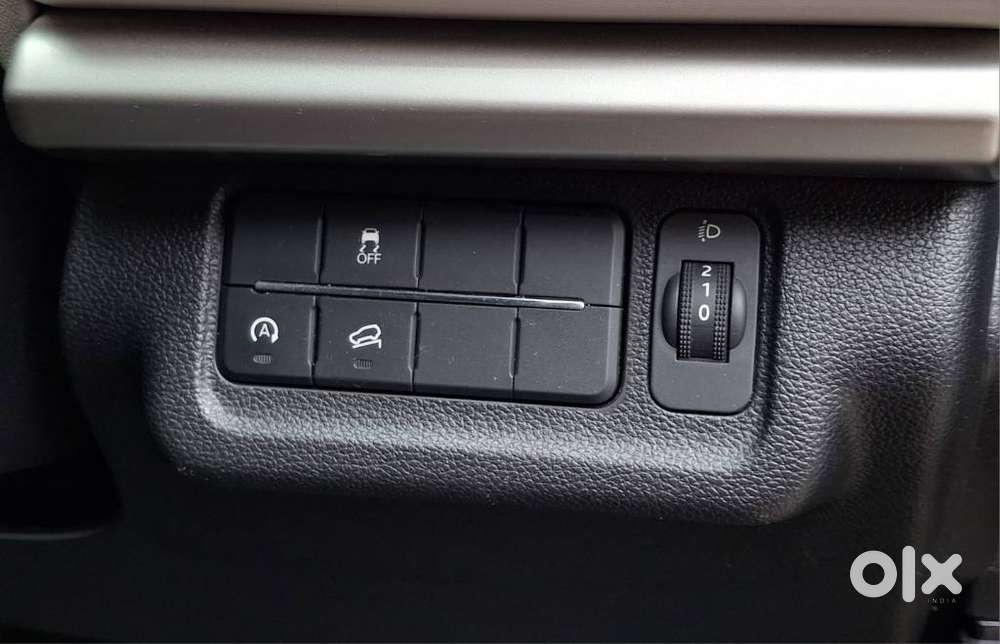 Mahindra Xuv700 2.2 Ax 5 Diesel At 7 Str, 2024, Diesel