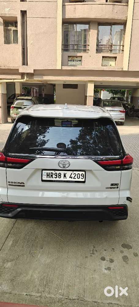Toyota Innova Hycross 2023 Hybrid Automatic