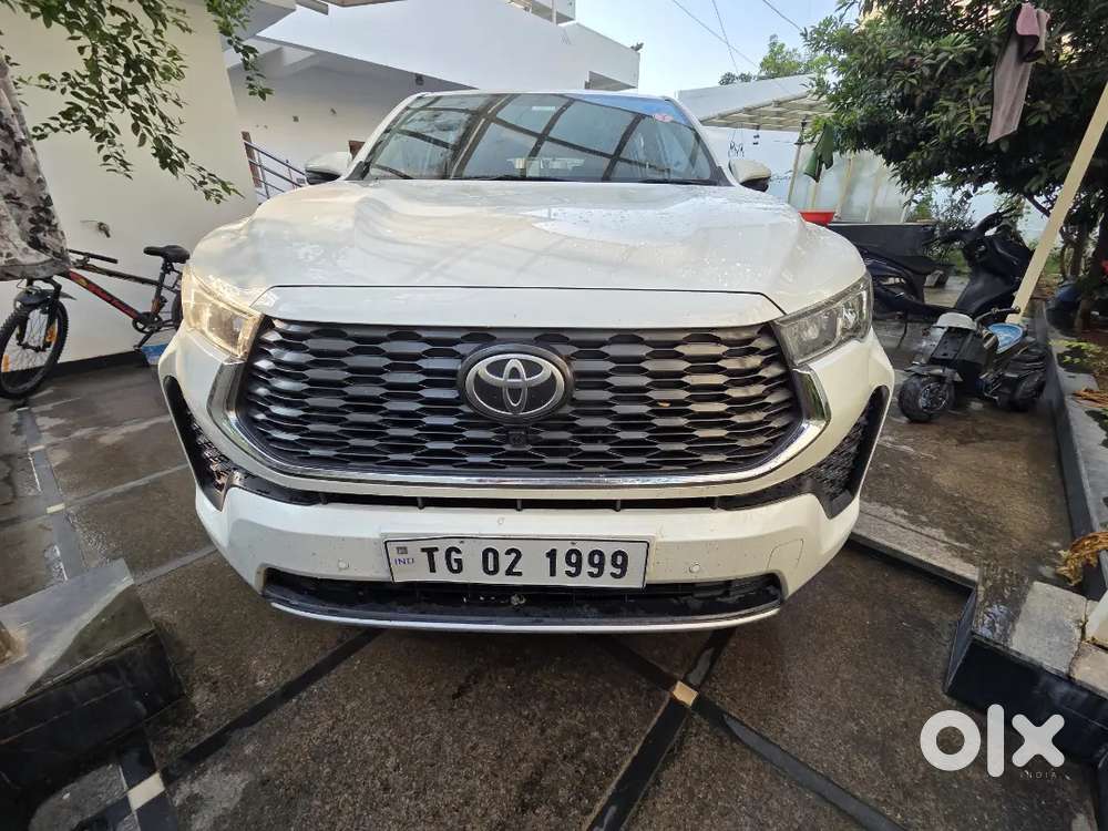 Toyota Innova Hycross 2024