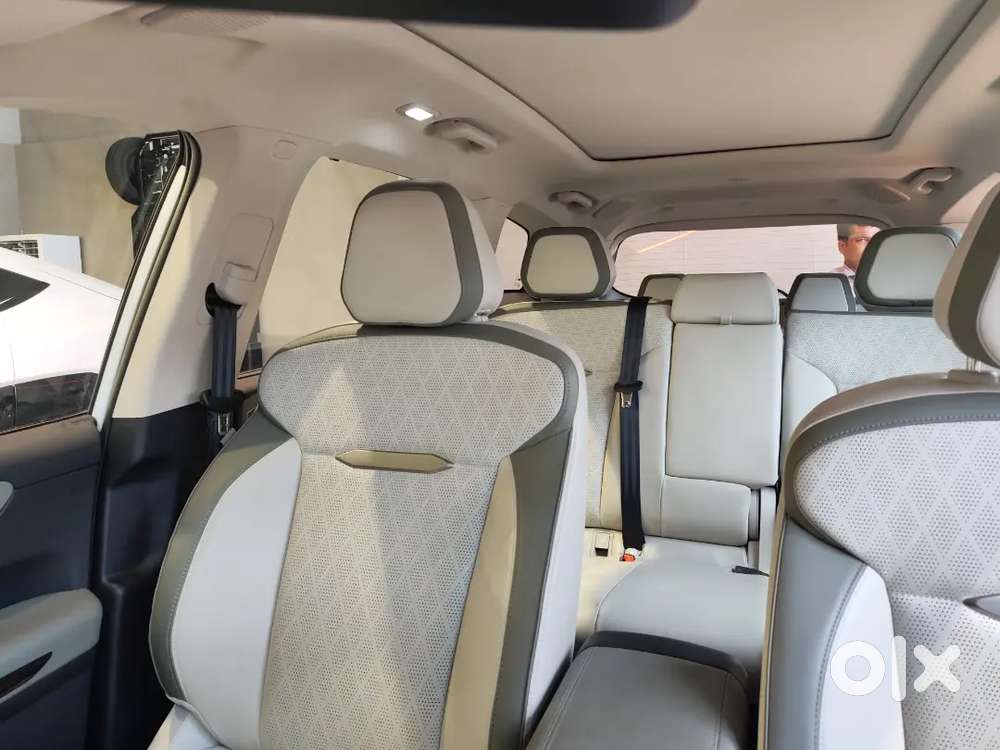 Mahindra Xev9s 2025 Showroom Condition