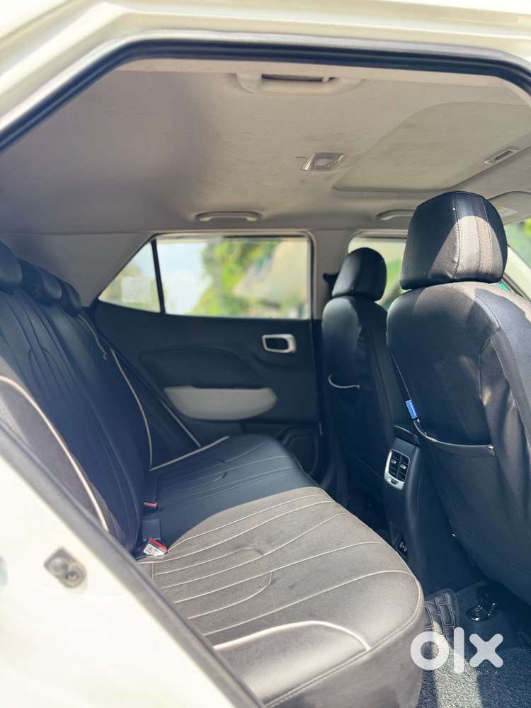 Hyundai Venue, 2023, Petrol