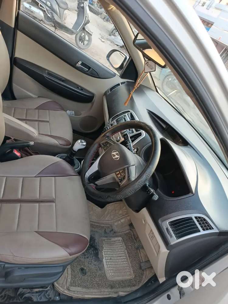 Hyundai I20 2013 Diesel 100000 Km Driven
