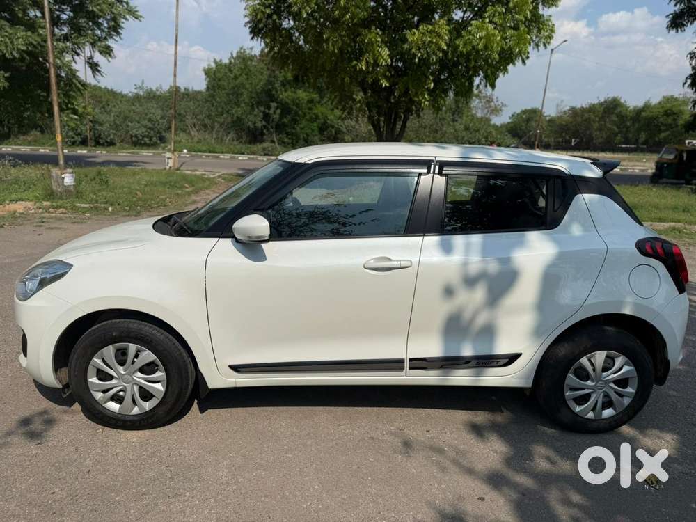 Maruti Suzuki Swift Vxi + Manual, 2023, Petrol