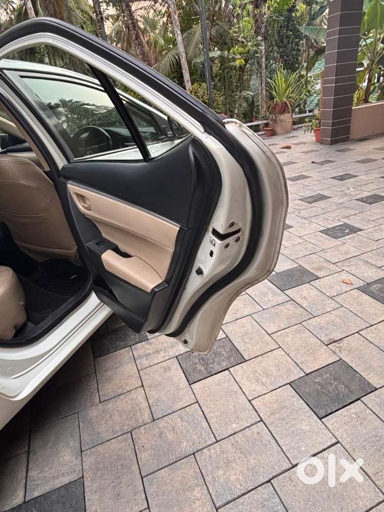 Toyota Corolla Altis 2014 Diesel Well Maintained