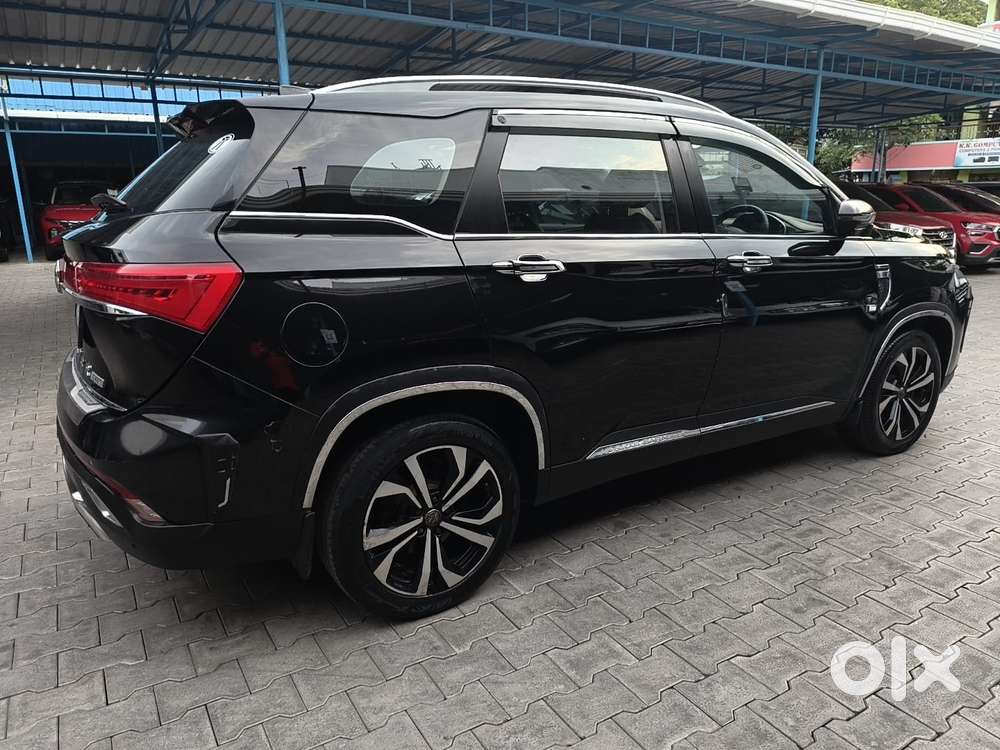 Mg Hector Plus Sharp Pro 1.5 Turbo Petrol 7 Str Dual Tone, 2023, Pet..