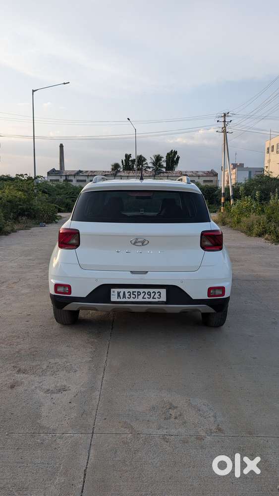 Hyundai Venue S (o) 1.2 Petrol Knight Edition, 2021, Cng & Hybrids