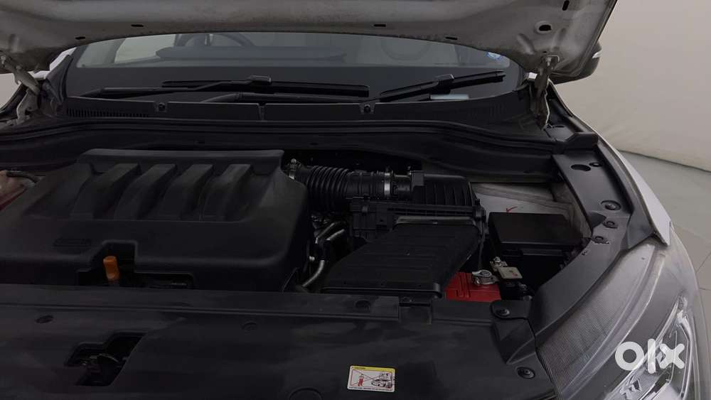 Mahindra Xuv700 2.0 Ax 5 Petrol Mt 7 Str, 2023, Petrol