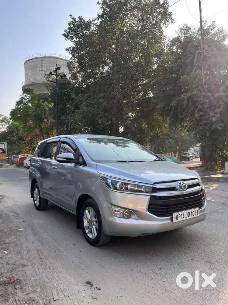 Toyota Innova Crysta 2.4 V
