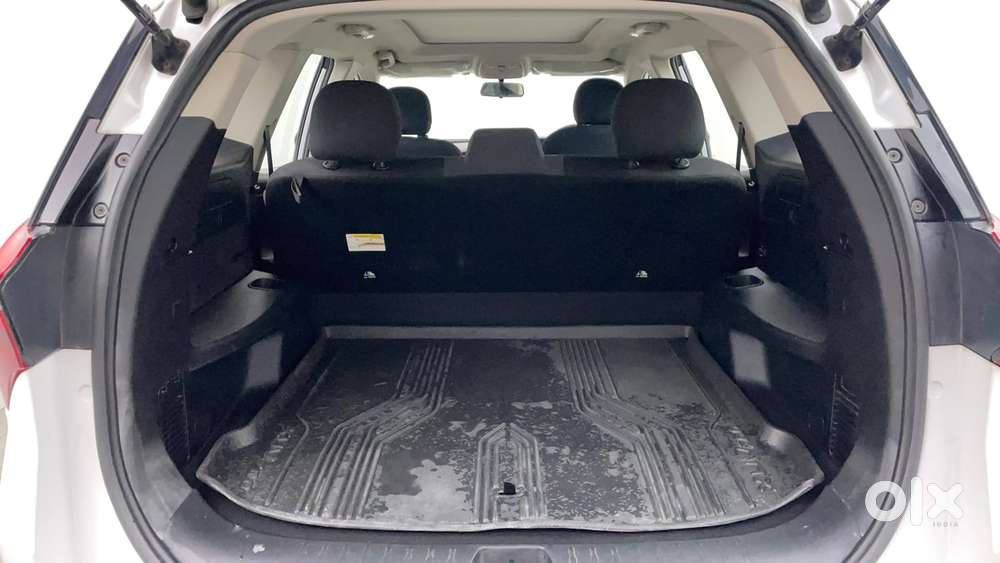 Mahindra Xuv700 2.0 Ax 5 Petrol At Str, 2022, Petrol