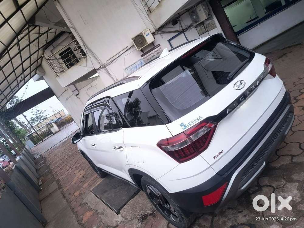 Hyundai Alcazar Petrol 2023 Platinum