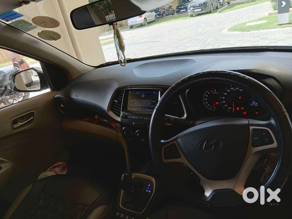 First-owner Hyundai Santro Sportz *(automatic)