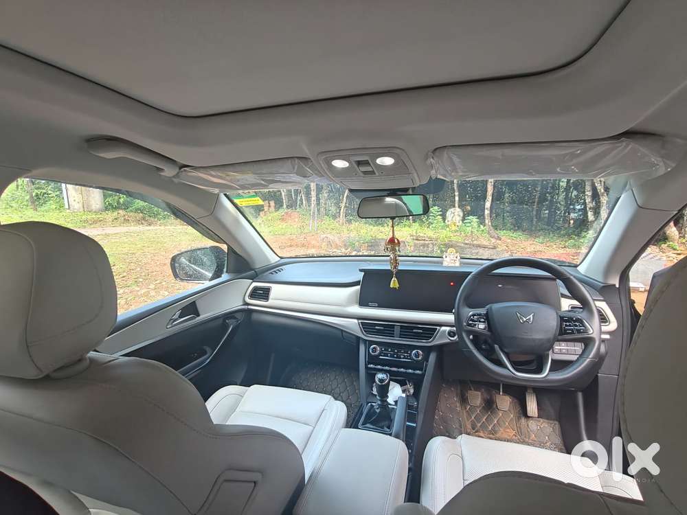 Mahindra Xuv700 2.2 Ax 7 Diesel Mt Str, 2025, Diesel