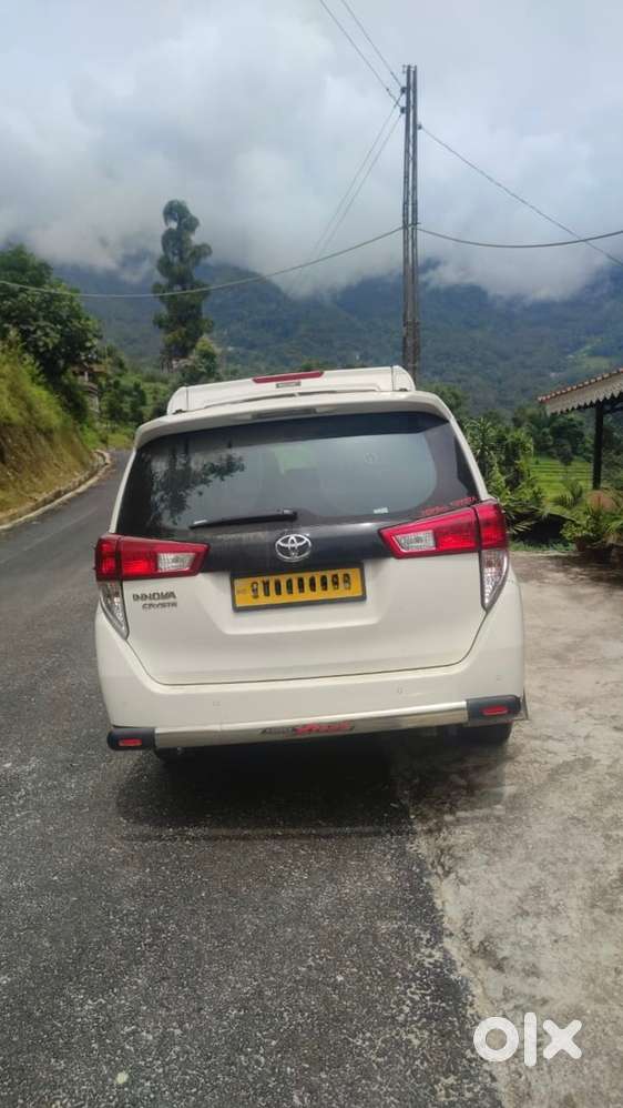 Toyota Innova Crysta 2024