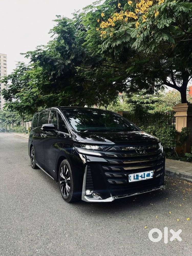 Toyota Vellfire Vip – Executive Lounge, 2025, Petrol
