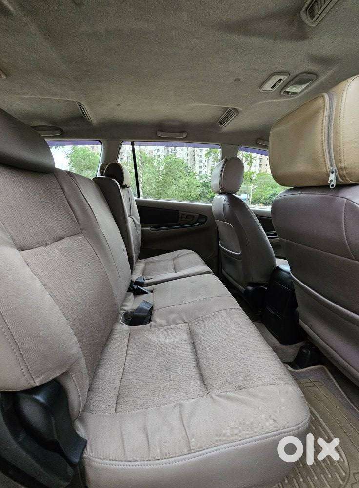 Toyota Innova 2.5 G (diesel) 8 Seater Bs Iv, 2016, Diesel