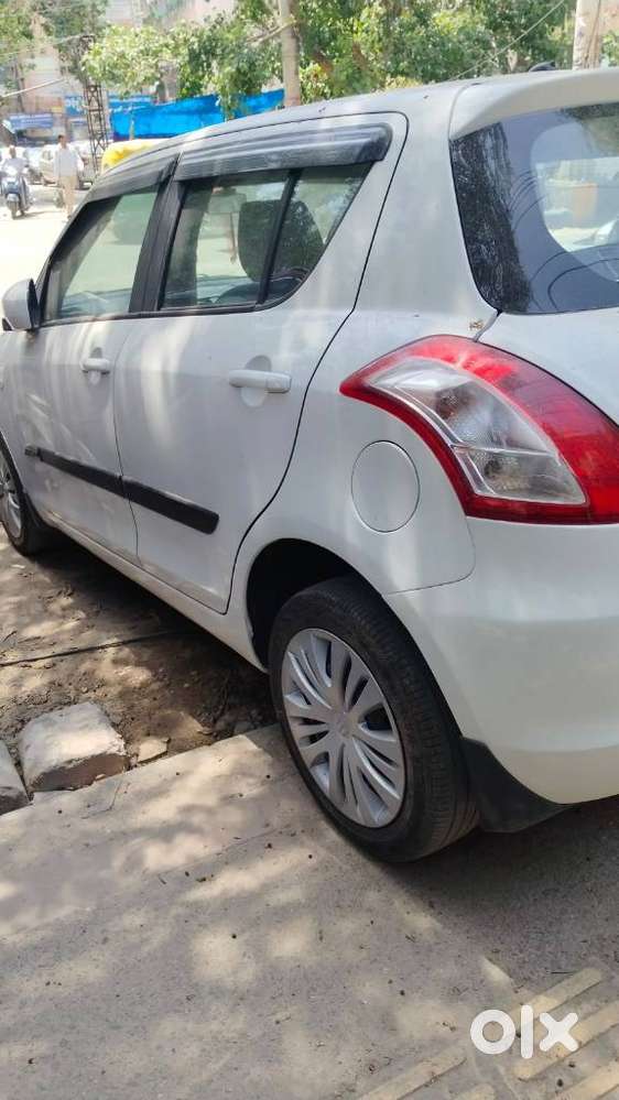 Maruti Suzuki Swift 1.2 Lxi (o), 2018, Cng & Hybrids