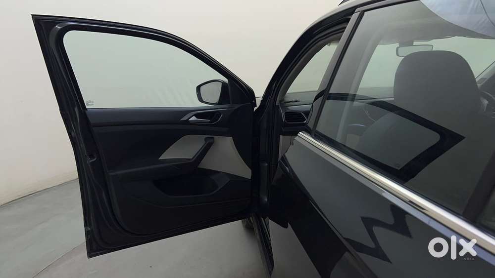 Volkswagen Taigun Topline 1.0 Tsi At (electric Seats), 2022, Petrol