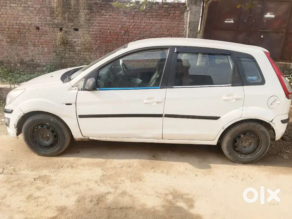 Ford Figo 2014 Petrol 72000 Km Drive