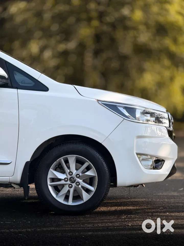Toyota Innova Crysta 2.4 G Mt 7 Str, 2018, Diesel