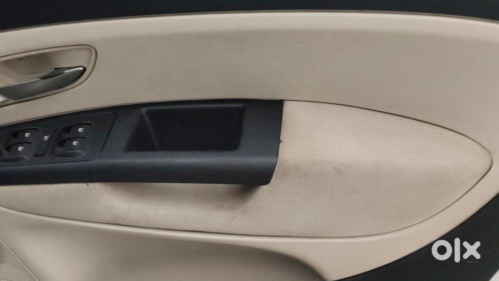 Fiat Linea Emotion 1.4 L T-jet Petrol, 2013, Petrol