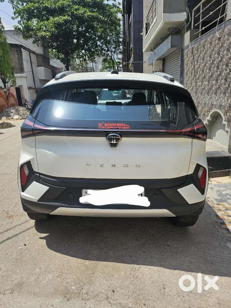 Tata Nexon 2025 Petrol 13500 Km Driven