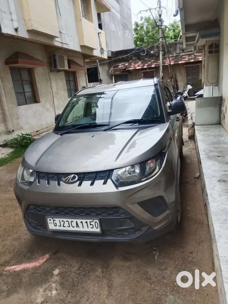 Mahindra Kuv 100 2018