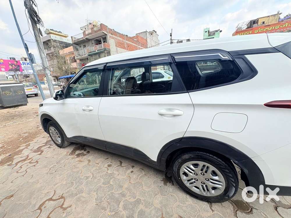 Kia Sedan Automatic 2025 Year