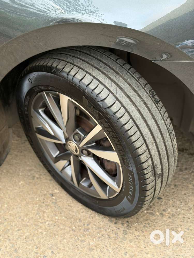 Skoda Slavia 1.5 Tsi Style At, 2023, Petrol