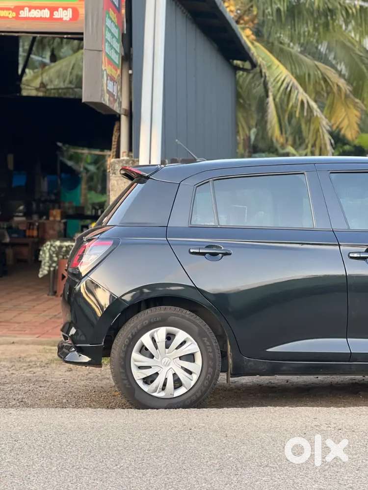 Maruti Swift Vxi 2025 Black Single Owner Very Low Km