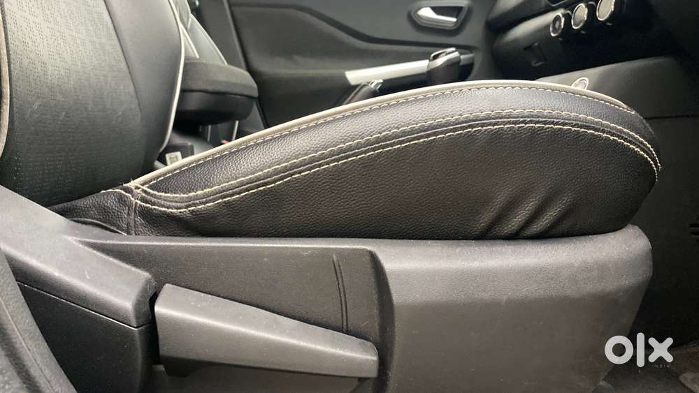 Nissan Magnite 1.0 Xv Premium, 2021, Petrol