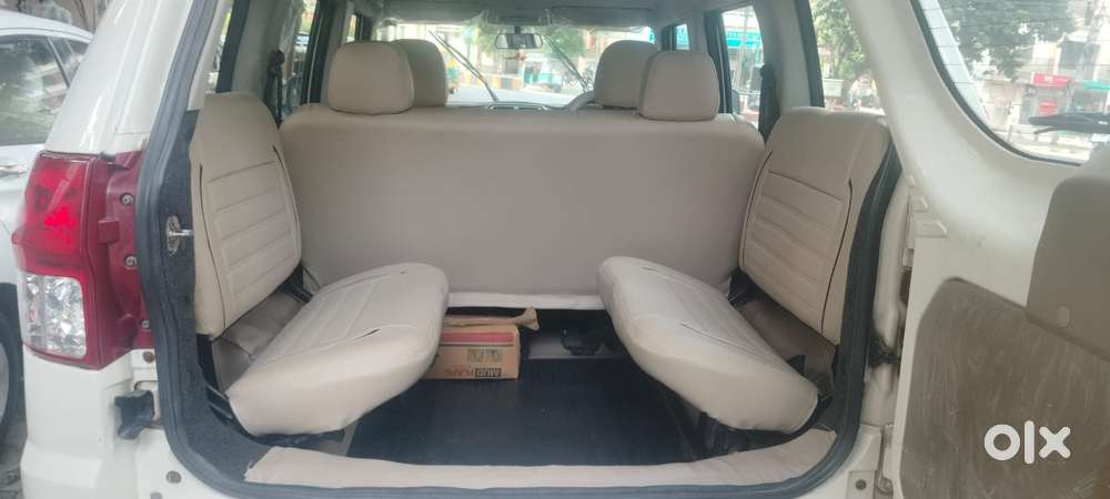 Mahindra Tuv 300 Plus P8, 2018