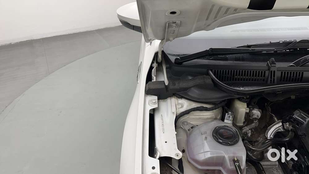 Skoda Slavia Style 1.0l Tsi At, 2022, Petrol