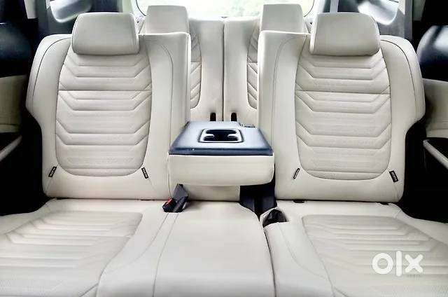 Kia Carens Top Model With Sunroof (petrol)