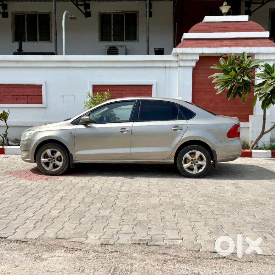 Skoda Rapid 1.5 Elegance Tdi Mt, 2013, Diesel