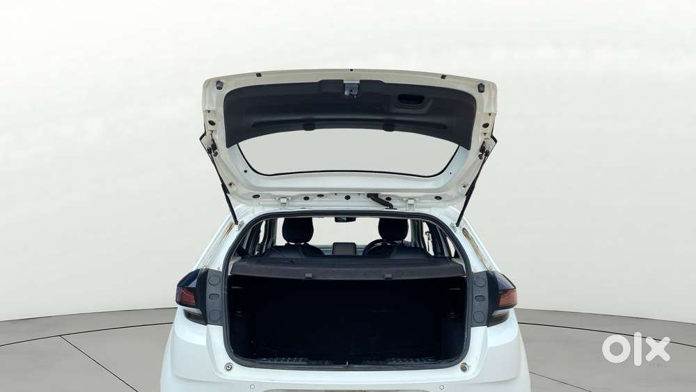 Tata Altroz 1.2 Xm Plus, 2021, Petrol