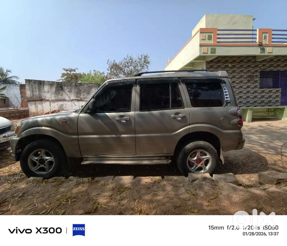 Mahindra Scorpio Classic 2011 Diesel 200000 Km Driven