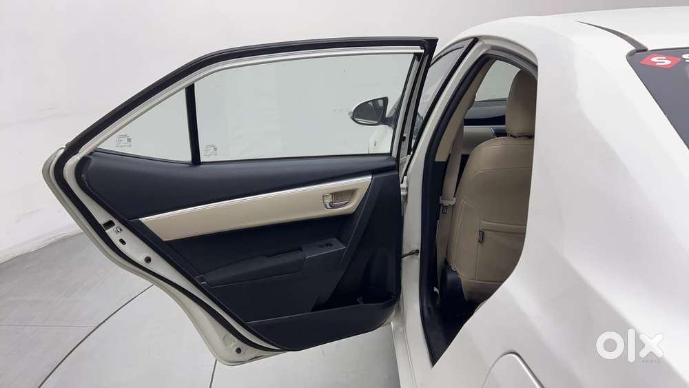 Toyota Corolla Altis 1.8 G, 2015, Petrol