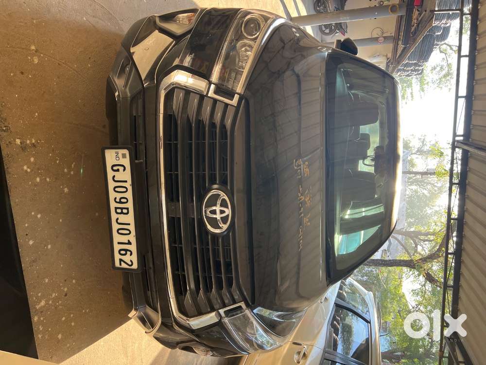 Toyota Innova 2.4 V