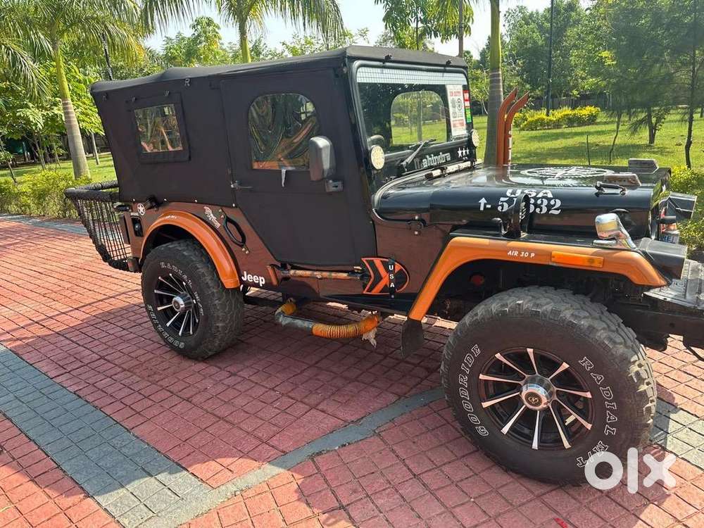 Mahindra Jeep Fully Air Condition Ready To Drive.