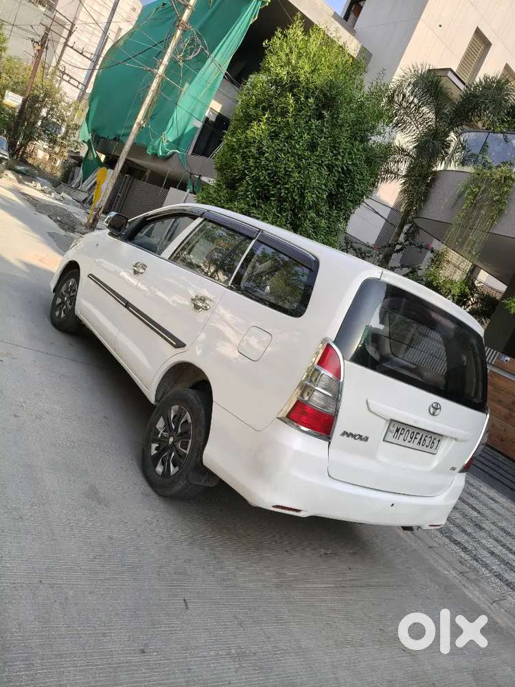 Toyota Innova 2.5 Gx 8 Seetar