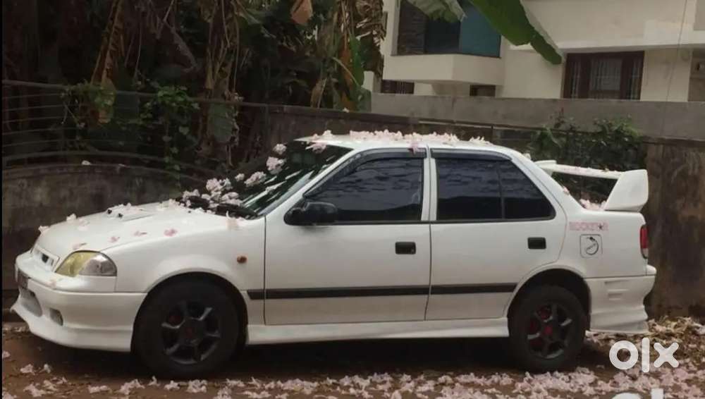 Maruti Suzuki Esteem Lxi 2002